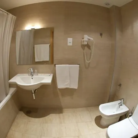 德尔瓦酒店 2* Cerva