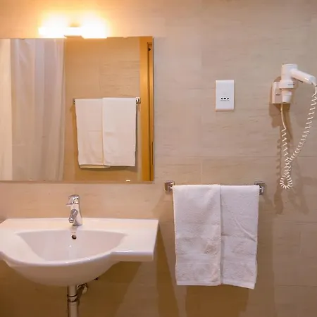 德尔瓦酒店 Cerva